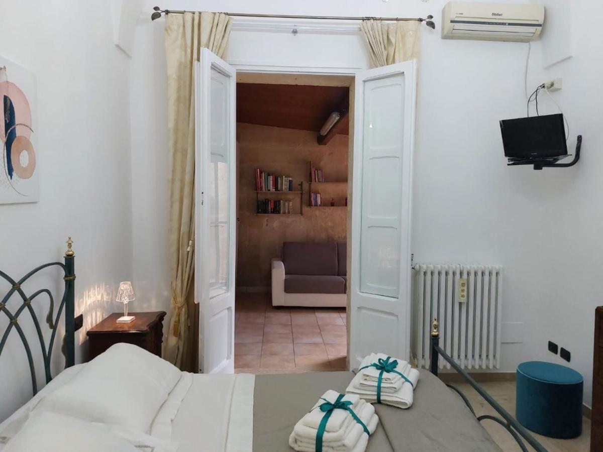 Suite Del Conservatorio Nel Centro Storico Lecce Exterior foto
